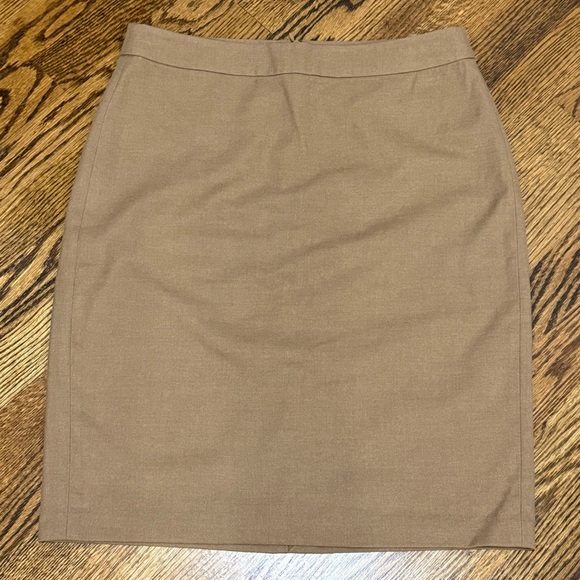 Banana Republic Classic Tan Women's Pencil Skirt - Picture 1 of 4